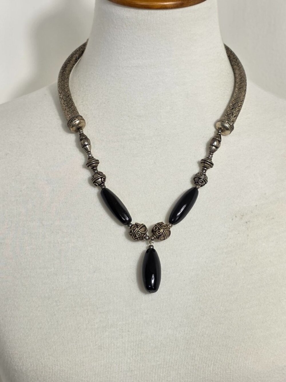 Chunky Necklace Structured Textured Silver Tone Collar & Beads Black Beads